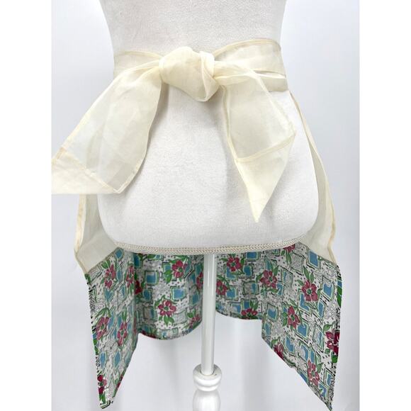 Vintage Kitchen Apron Handmade Ivory Floral Print with Ric-Rac - Picture 2 of 5